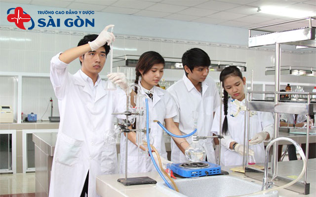 con-gai-nen-hoc-duoc-hay-dieu-duong