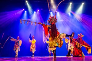 Hát bội xuất hiện khá sớm trong lịch sử Việt Nam, bắt nguồn từ nhu cầu thưởng thức nghệ thuật và giáo dục đạo lý của cộng đồng