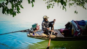 Nguồn gốc của nét trầm lặng trong con người Huế