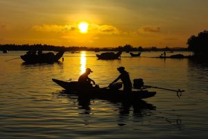 Kỷ niệm với người Huế thường gắn liền với sự dịu dàng và cách quan tâm thầm lặng