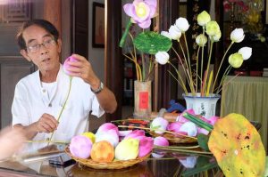 Người Huế sống trọng tình nghĩa, gìn giữ truyền thống gia đình và cộng đồng