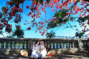 Những câu thơ, câu nói hay về con gái Huế