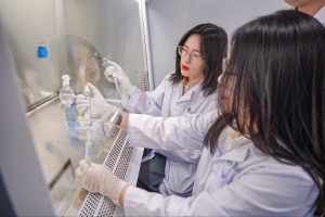 Sau khi tốt nghiệp, sinh viên ngành Kỹ thuật y sinh có thể lựa chọn nhiều vị trí công việc phù hợp với chuyên môn và năng lực của bản thân
